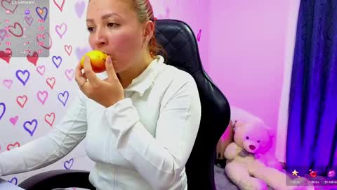 Tessy online show from May 12, 5:44 pm