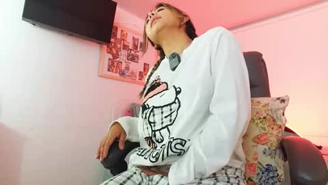 texas_curvykitten online show from March 9, 9:03 am