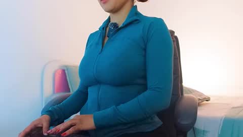 texas_curvykitten online show from December 21, 10:10 am