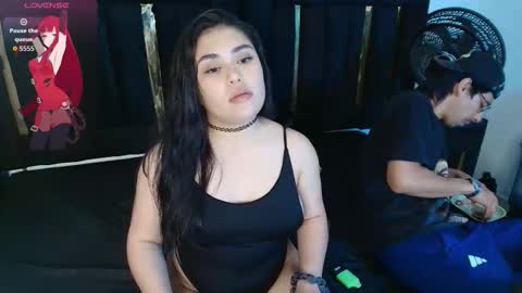 T H A I S  online show from December 5, 2:22 am