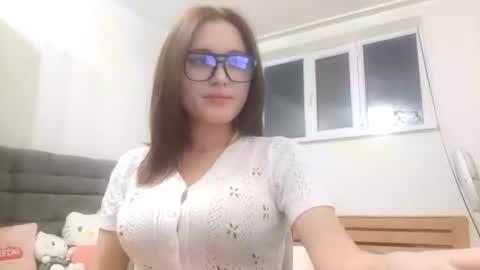 Yumi online show from February 1, 7:11 pm