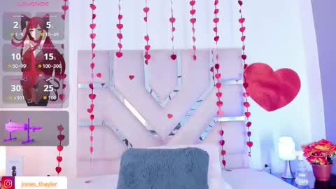 Thayler  online show from February 28, 11:58 am