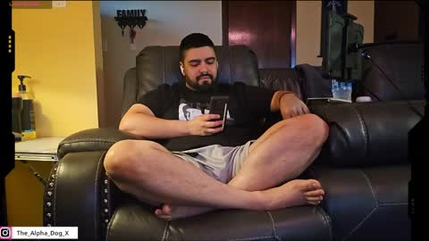 the_alpha_dog_xxx online show from May 18, 12:20 am