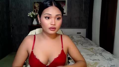 IG Lisa Avery Monroe online show from April 18, 1:57 pm