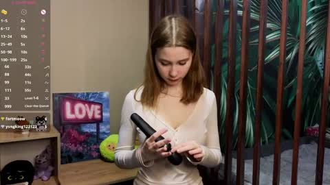 Vicky online show from April 2, 5:42 pm