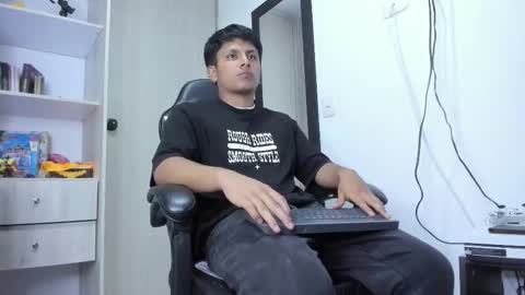 Danny online show from November 28, 1:24 am