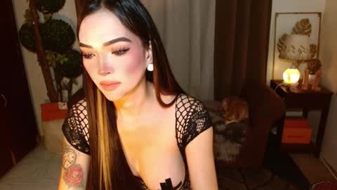 thea_whong online show from March 29, 4:25 am