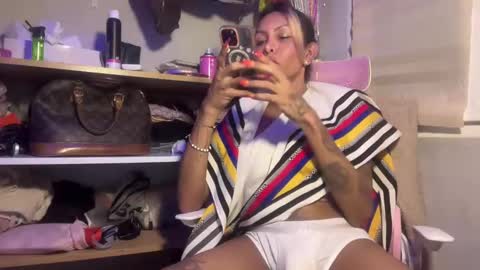 Snapshot of thecontcobracock24cm chatting on December 12, 6:47 am thecontcobracock24cm online show from December 12, 6:47 am