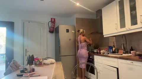 Snapshot of thecontcobracock24cm chatting on January 28, 3:46 pm thecontcobracock24cm online show from January 28, 3:46 pm