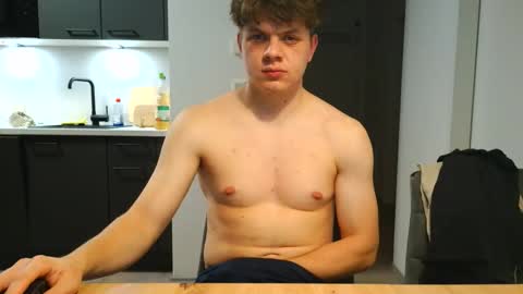 thecuteguy144949 online show from November 27, 7:43 pm