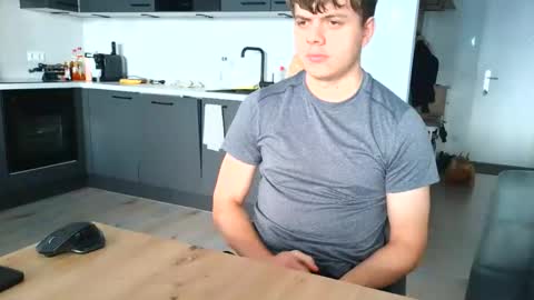 thecuteguy144949 online show from November 9, 11:24 am