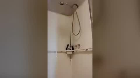 thedailyshower online show from June 19, 11:33 pm
