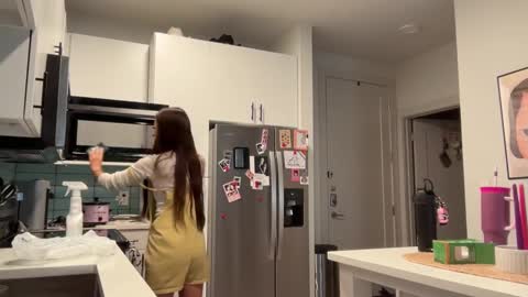 Snapshot of thegabzilla chatting on September 18, 9:41 pm thegabzilla online show from September 18, 9:41 pm