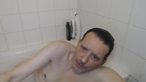 Green online show from April 1, 8:39 pm