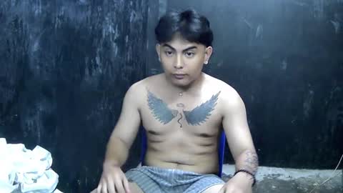 Snapshot of thehugecomeback chatting on March 10, 5:39 pm Xerxis online show from March 10, 5:39 pm