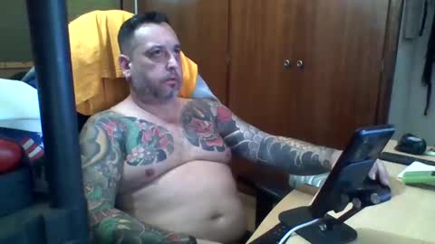 Snapshot of thekier chatting on December 22, 9:09 pm thekier online show from December 22, 9:09 pm