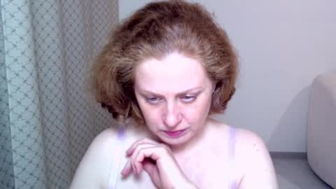 Ella online show from November 28, 5:09 pm