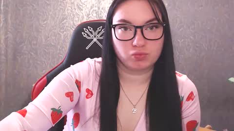 Lisa online show from April 9, 10:10 am