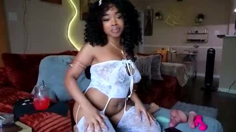 thelovelybrown online show from May 31, 12:42 am
