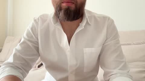 Snapshot of themonarchgoat chatting on October 1, 8:46 am TheMonarchGoat online show from October 1, 8:46 am