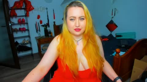 thenaughtygf online show from April 6, 9:38 pm
