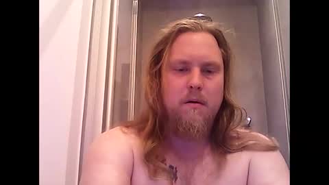 Snapshot of thenewdude1992 chatting on October 9, 8:47 pm thenewdude1992 online show from October 9, 8:47 pm