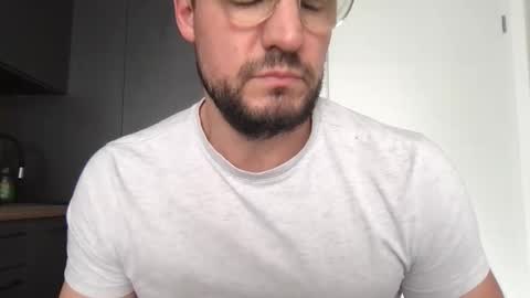 thenudeworldrover online show from April 6, 6:58 am