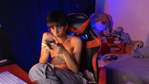 Matt independent model  online show from June 2, 10:45 pm