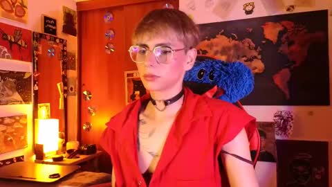 Matt independent model  online show from April 20, 7:50 pm