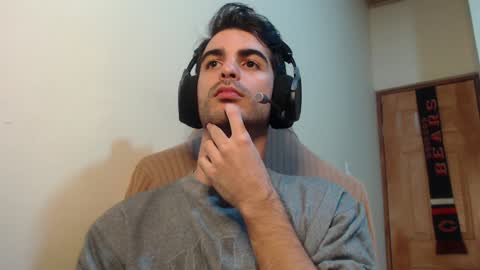 Santiago Enrique online show from December 17, 6:02 am