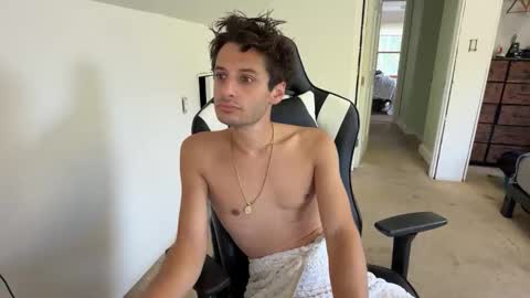 Snapshot of therealdylansdick chatting on October 19, 3:16 pm therealdylansdick online show from October 19, 3:16 pm