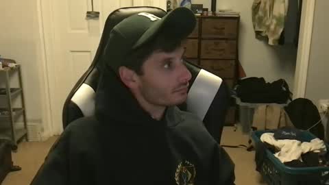 Snapshot of therealdylansdick chatting on October 6, 5:58 am therealdylansdick online show from October 6, 5:58 am