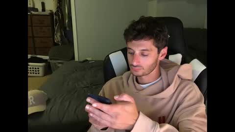 Snapshot of therealdylansdick chatting on September 25, 1:23 am therealdylansdick online show from September 25, 1:23 am