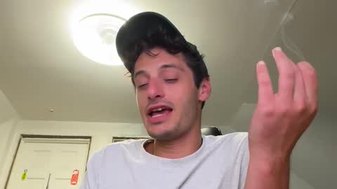 Snapshot of therealdylansdick chatting on October 15, 3:32 am therealdylansdick online show from October 15, 3:32 am