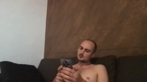 Snapshot of thesimplerock chatting on September 14, 7:10 am thesimplerock online show from September 14, 7:10 am