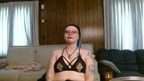 Siren of the Fae online show from April 17, 7:16 pm