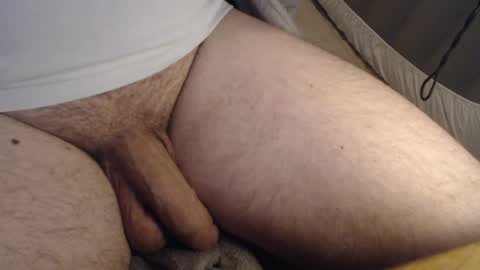 Snapshot of thesneakysqueeker chatting on January 26, 11:18 pm Peter online show from January 26, 11:18 pm