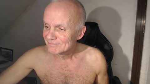 NudeDJ online show from December 16, 10:21 am