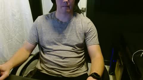 Snapshot of thestrokingvibingnerd chatting on October 26, 12:33 am Chris online show from October 26, 12:33 am