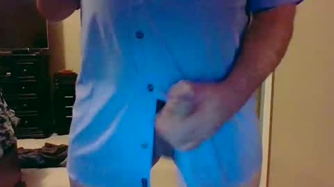 Snapshot of thewhitenight chatting on January 18, 1:52 am thewhitenight online show from January 18, 1:52 am