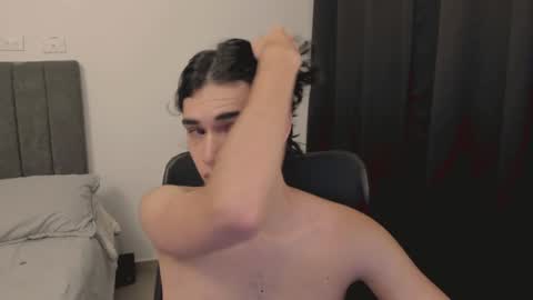 thiaan__ online show from December 31, 10:04 am