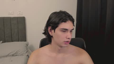 thiaan__ online show from December 31, 1:08 pm