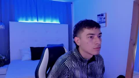 Thiago  online show from April 18, 12:07 pm