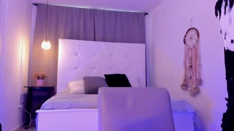 Thiago  online show from April 6, 12:17 pm