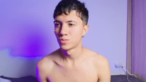 thiago_n_sam online show from September 19, 11:19 pm