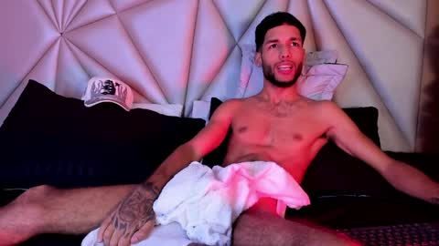 ThiagoFerreti online show from April 9, 6:19 am