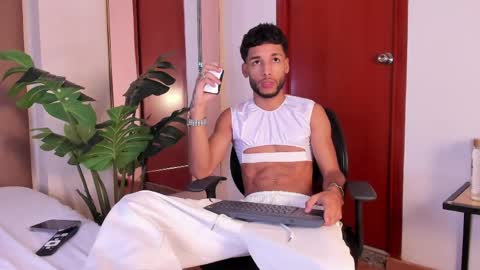 ThiagoFerreti online show from April 20, 3:31 am