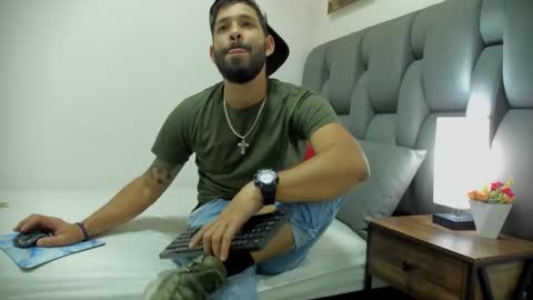 Thia Gomez online show from March 4, 7:22 pm