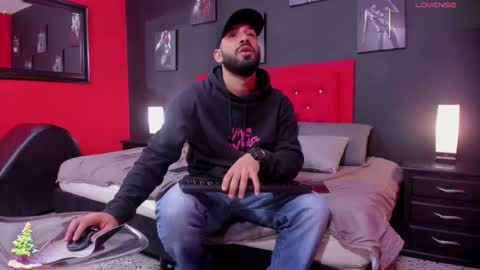 Thia Gomez online show from December 4, 12:38 pm