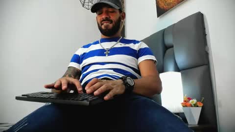 Thia Gomez online show from April 13, 7:18 pm